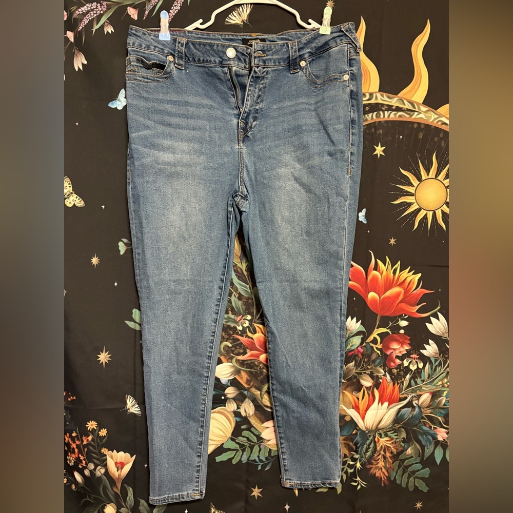 True Religion Jennie Curvy Mid Rise Super Skinny Jeans